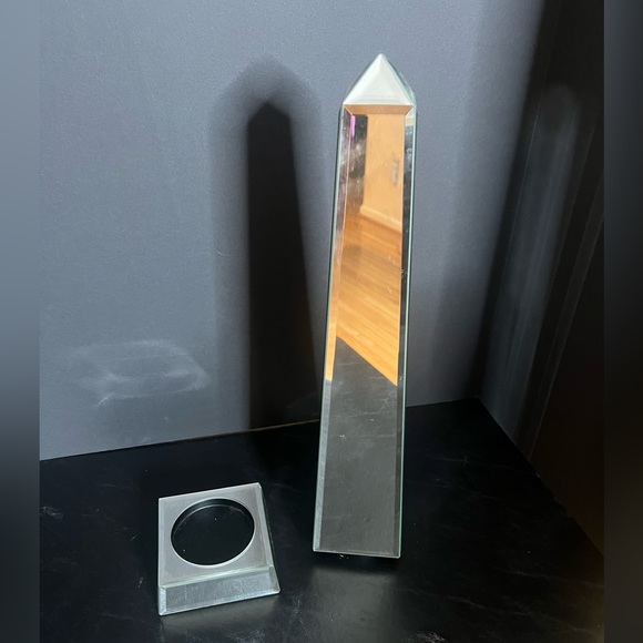 PartyLite Obelisk mirrored monument. - Picture 2 of 2